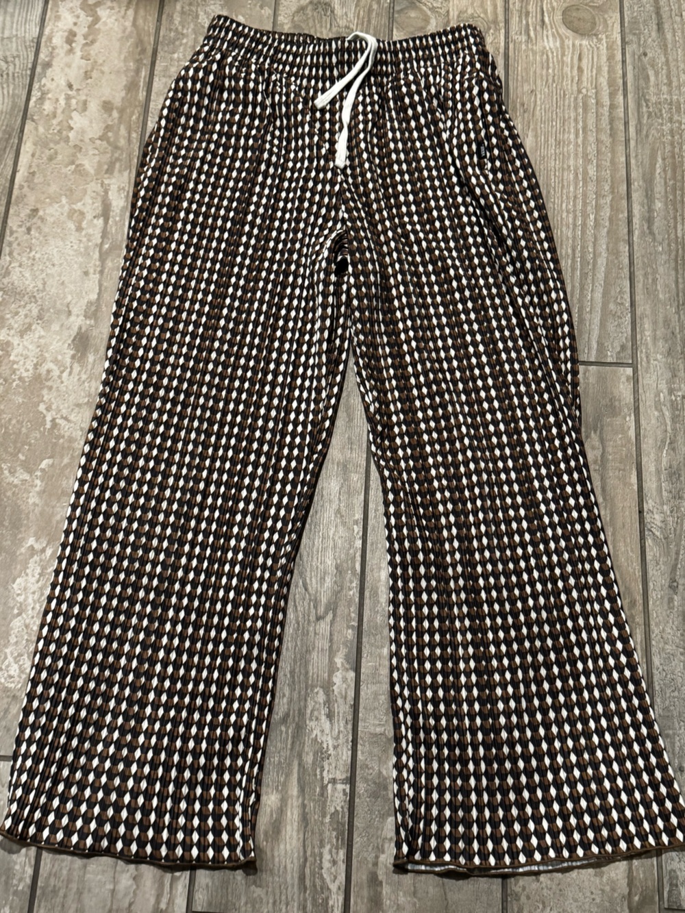 Vans Wide-Leg Pants in Brown, Cream and Black Geometric Print